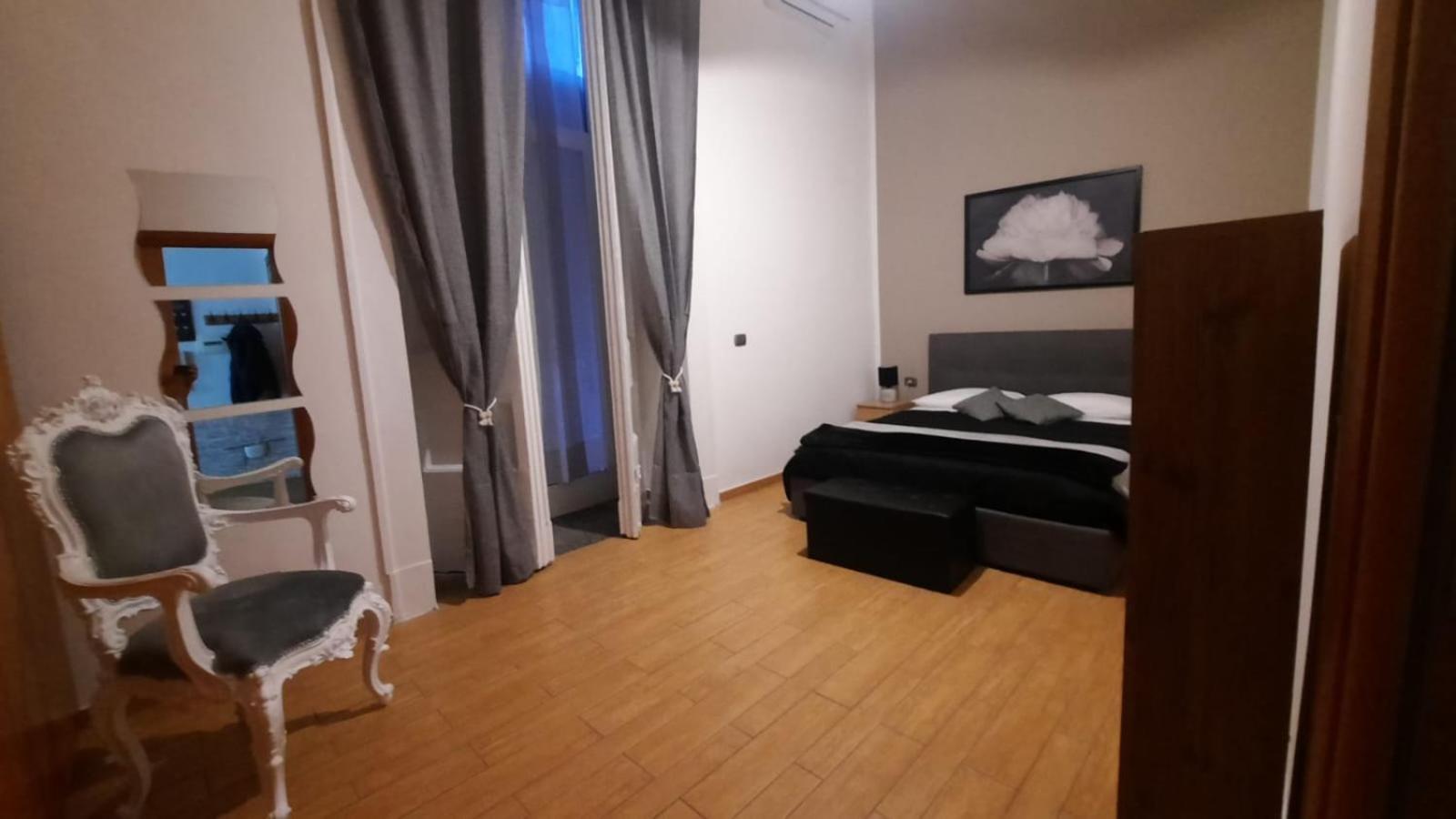 White Home Quartieri Spagnoli Napoli Eksteriør bilde